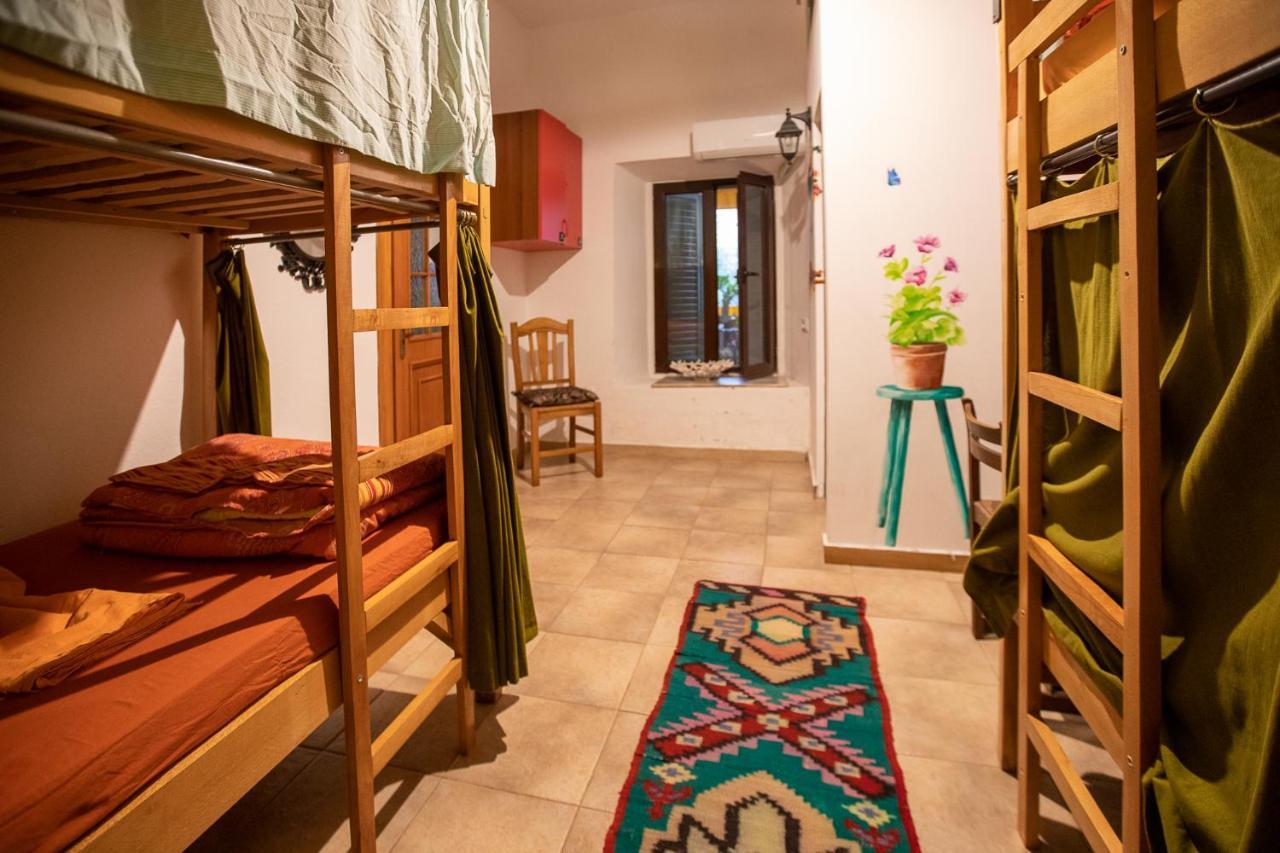Mi Casa Es Tu Casa - Shkodra Backpackers Hostel Exterior foto